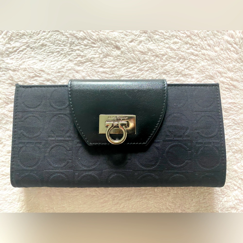 SALVATORE FERRAGAMO LONG WALLET
